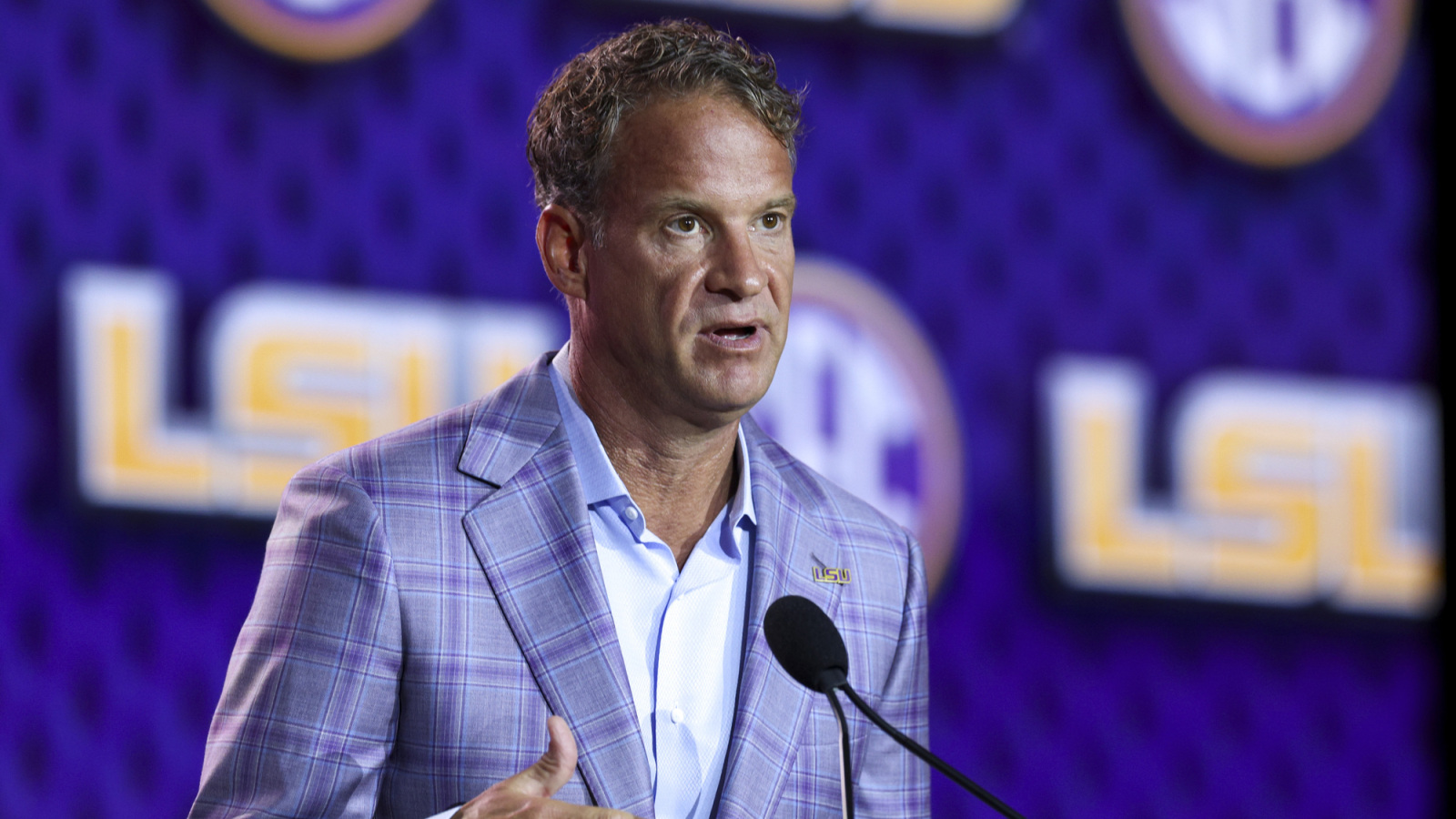 Judge Allows Former NFL Players to Join LSU Football Team