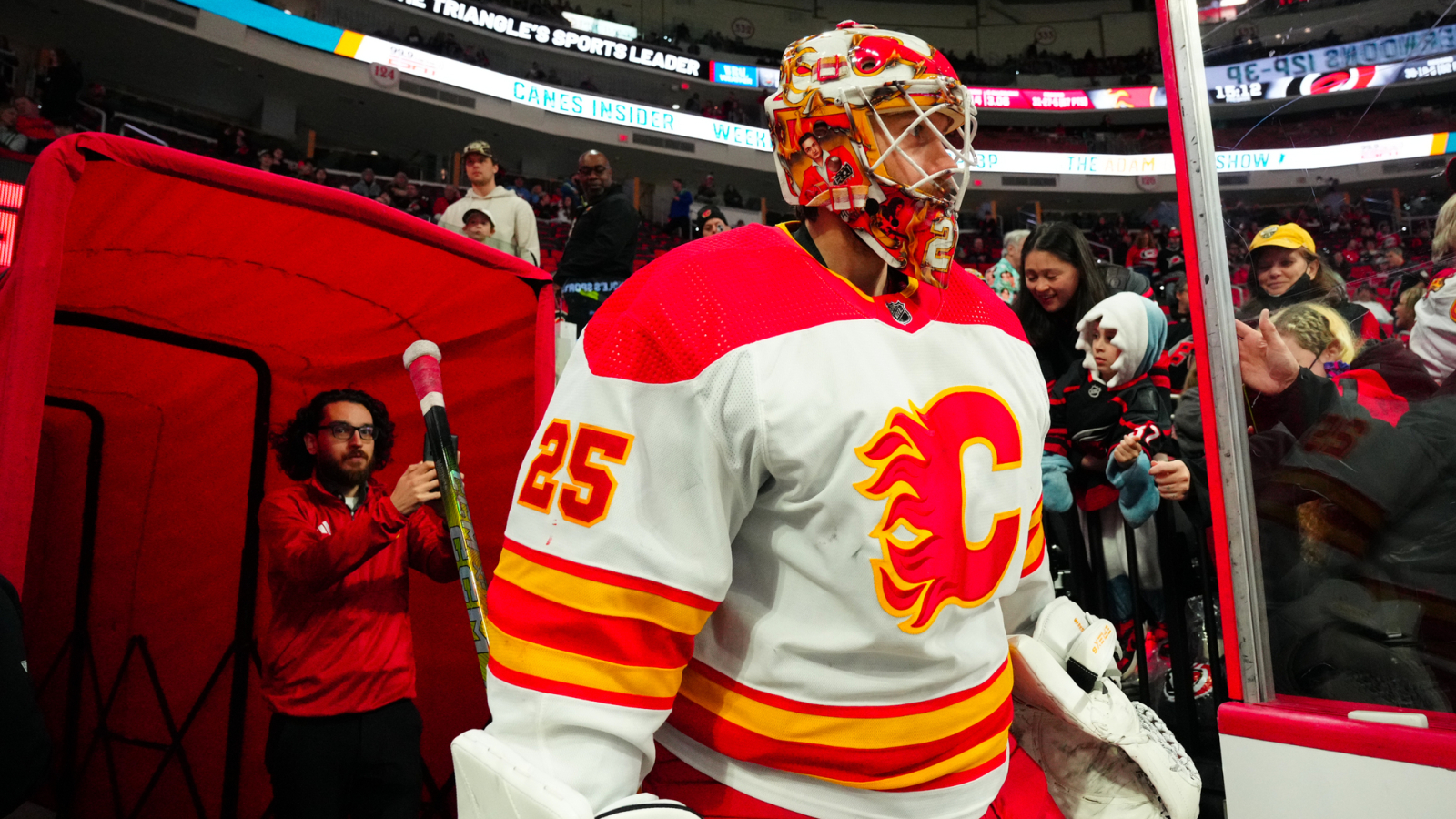 Devils pull off major trade for standout goaltender