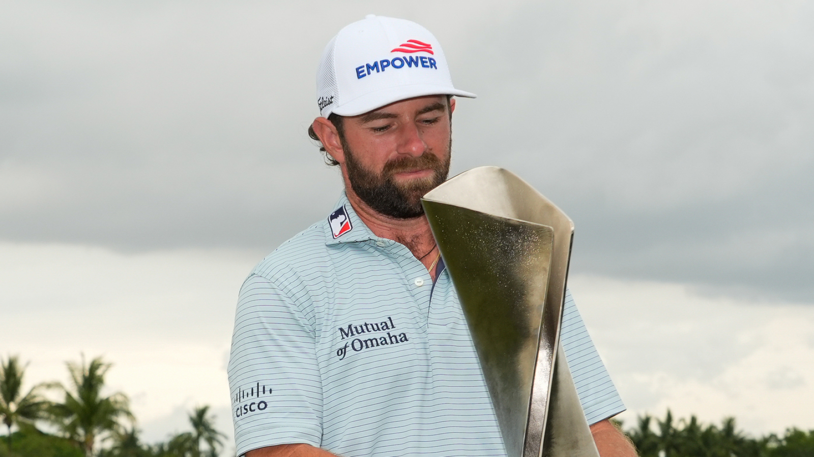 https://www.yardbarker.com/media/2/e/2e2ee149d14648403d4bf1283630718a21121aaa/thumb_16x9/cameron-young-finishes-off-stellar-performance.jpg?v=1