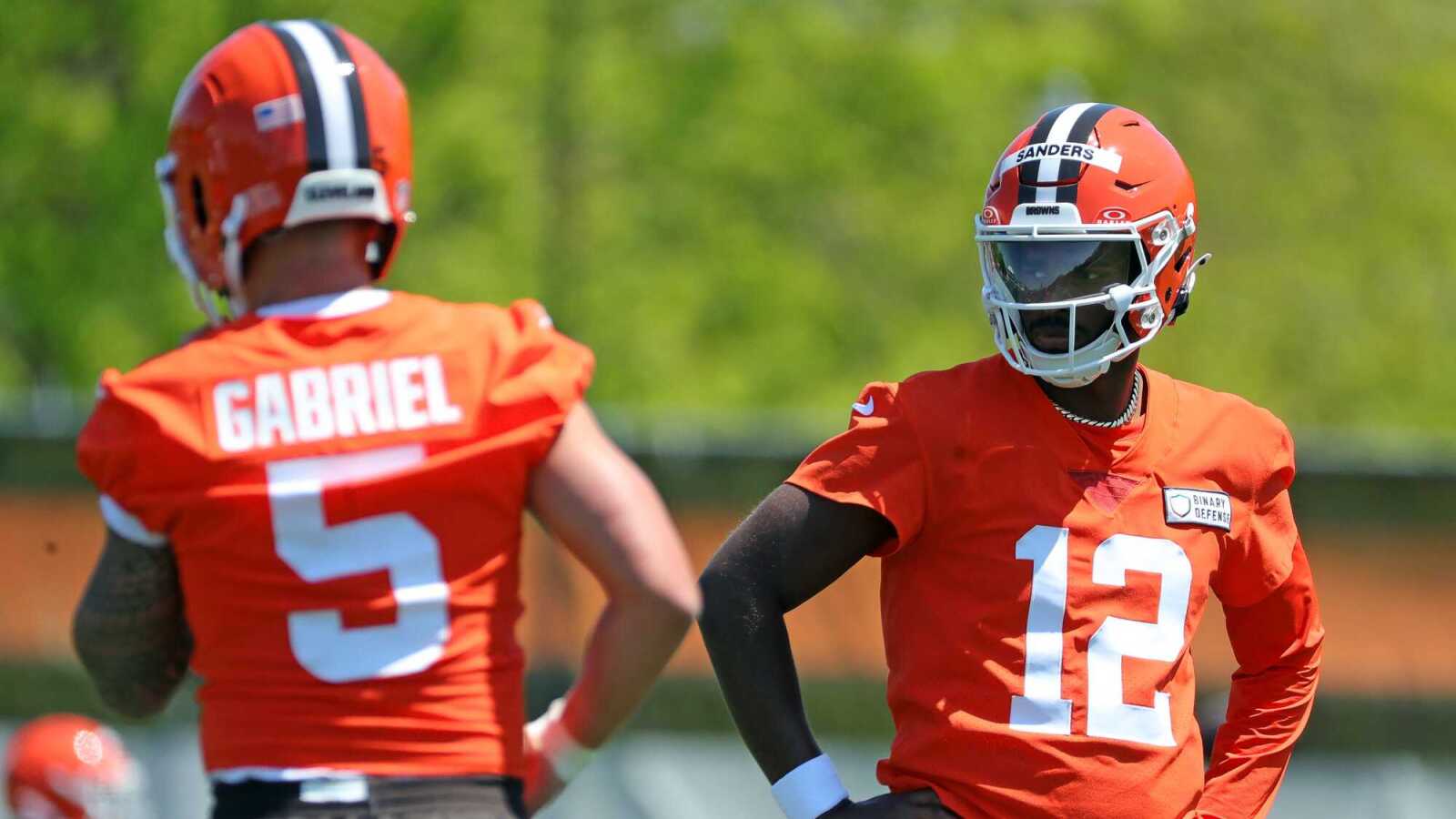 https://www.yardbarker.com/media/2/e/2e4d2773273c6c490eef9e286c44106004418dcd/thumb_16x9/browns-oc-opens-unique-gabriel-sanders-situation.jpg?v=1