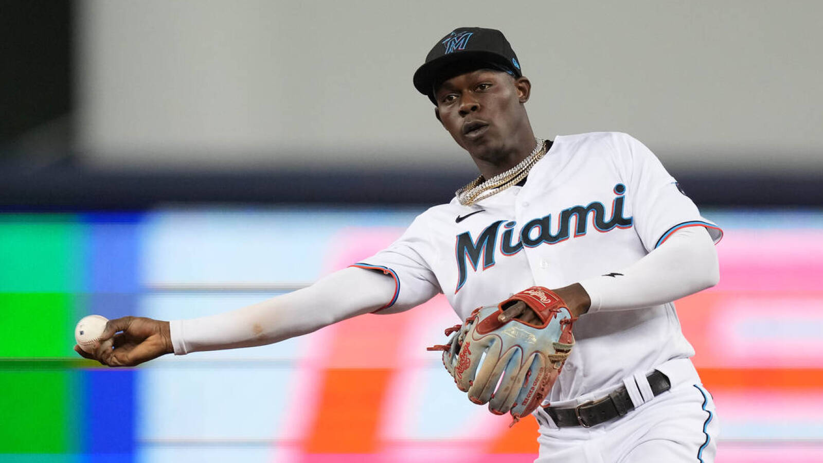 Jazz Chisholm Jr. moving to center field for Marlins