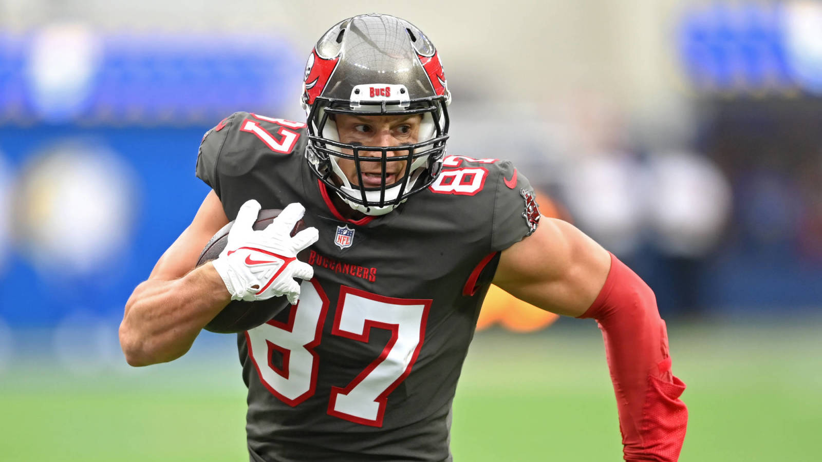 Rob Gronkowski suffers damage on big hit from Terrell Lewis