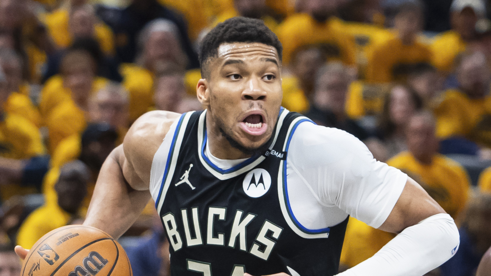 https://www.yardbarker.com/media/2/e/2eaf5cb635e43a951bcaebc6b6fc7c6c7fba8ea2/thumb_16x9/insider-says-antetokounmpos-days-bucks-numbered.jpg?v=1