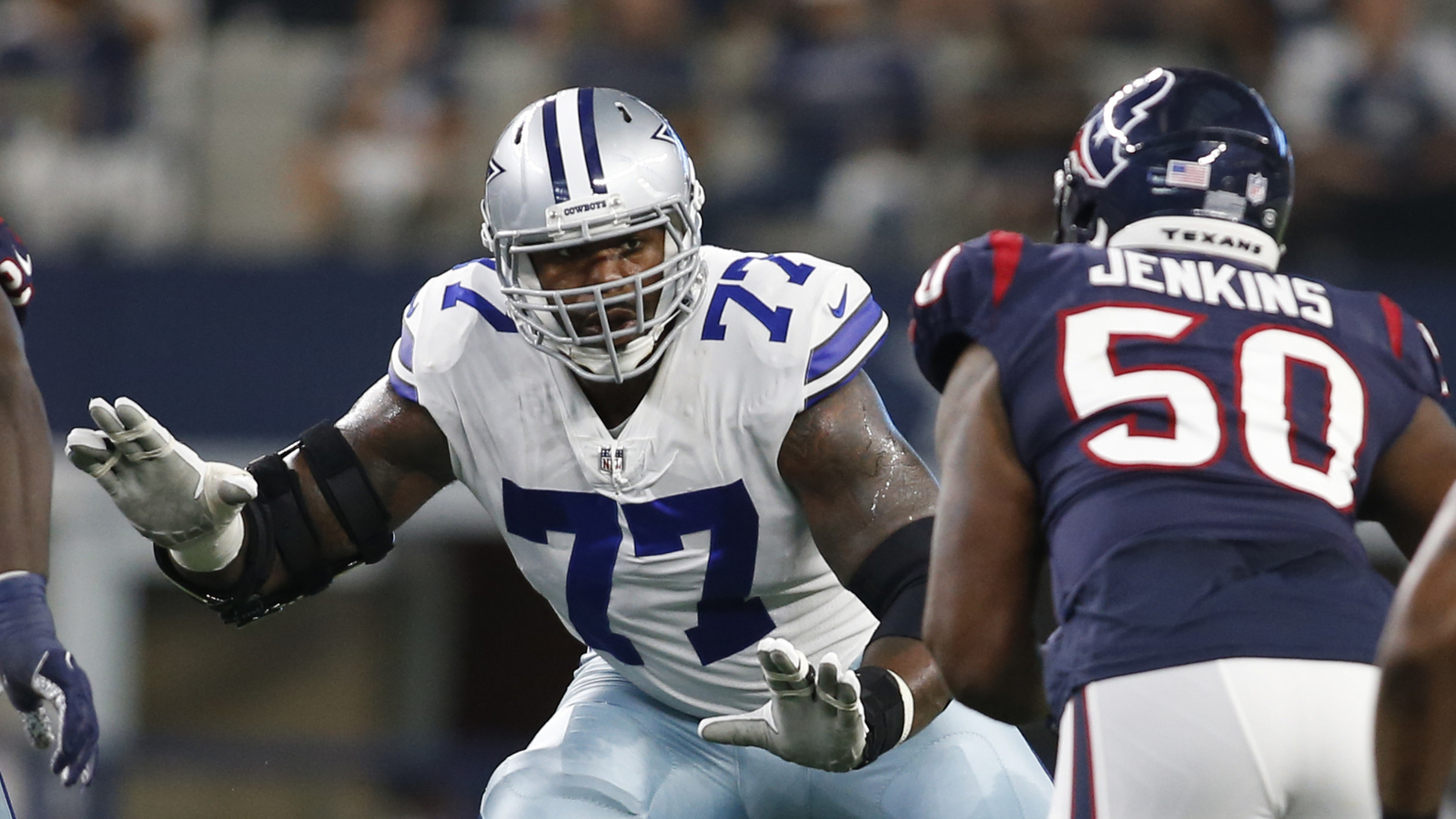 Cowboys' OT Tyron Smith suffers knee injury - Vimarsana News