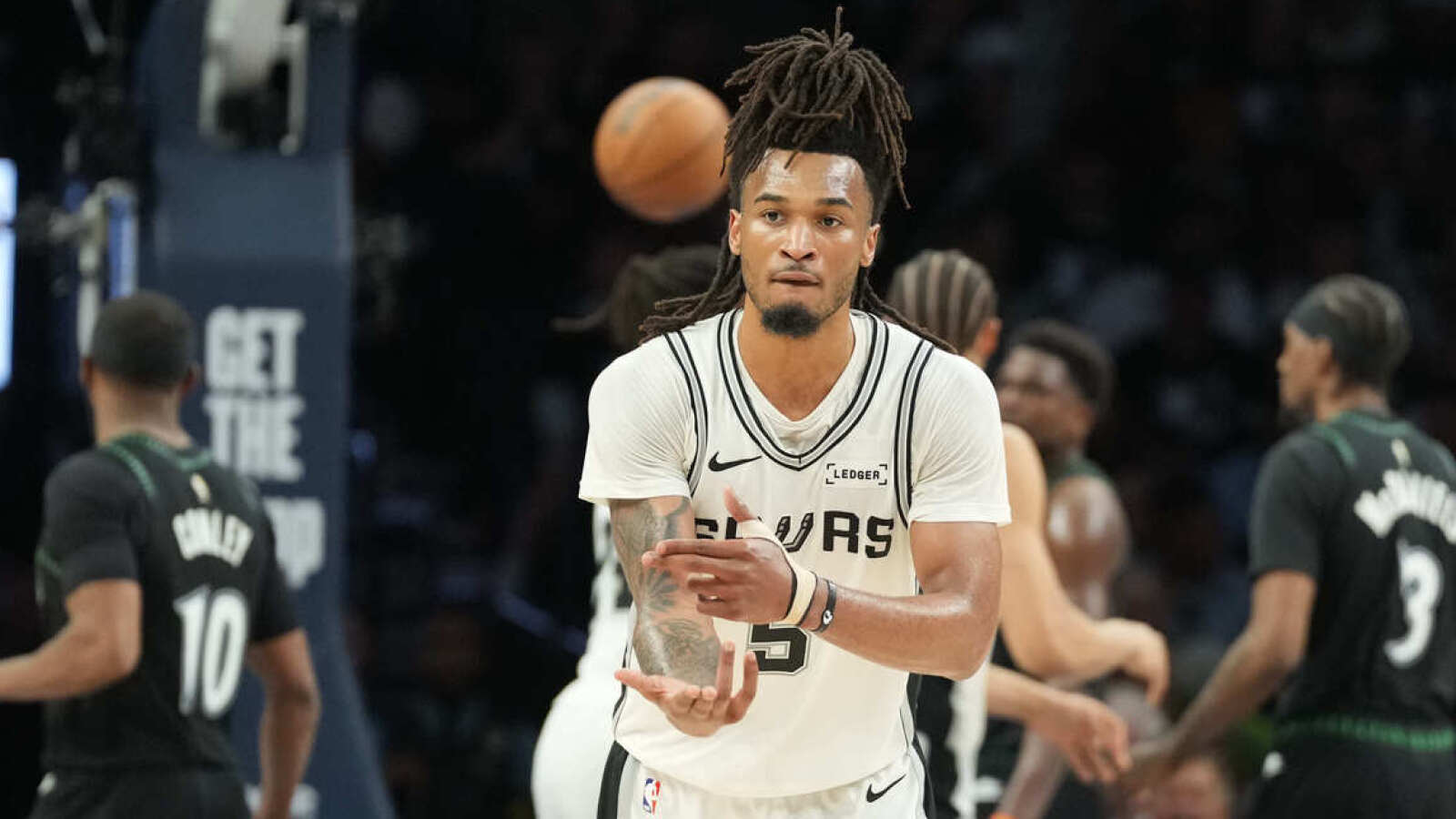 https://www.yardbarker.com/media/2/f/2f5ccb5de3519c674eede467ae84a9783ec75398/thumb_16x9/spurs-offensive-avalanche-buries-timberwolves.jpg?v=1
