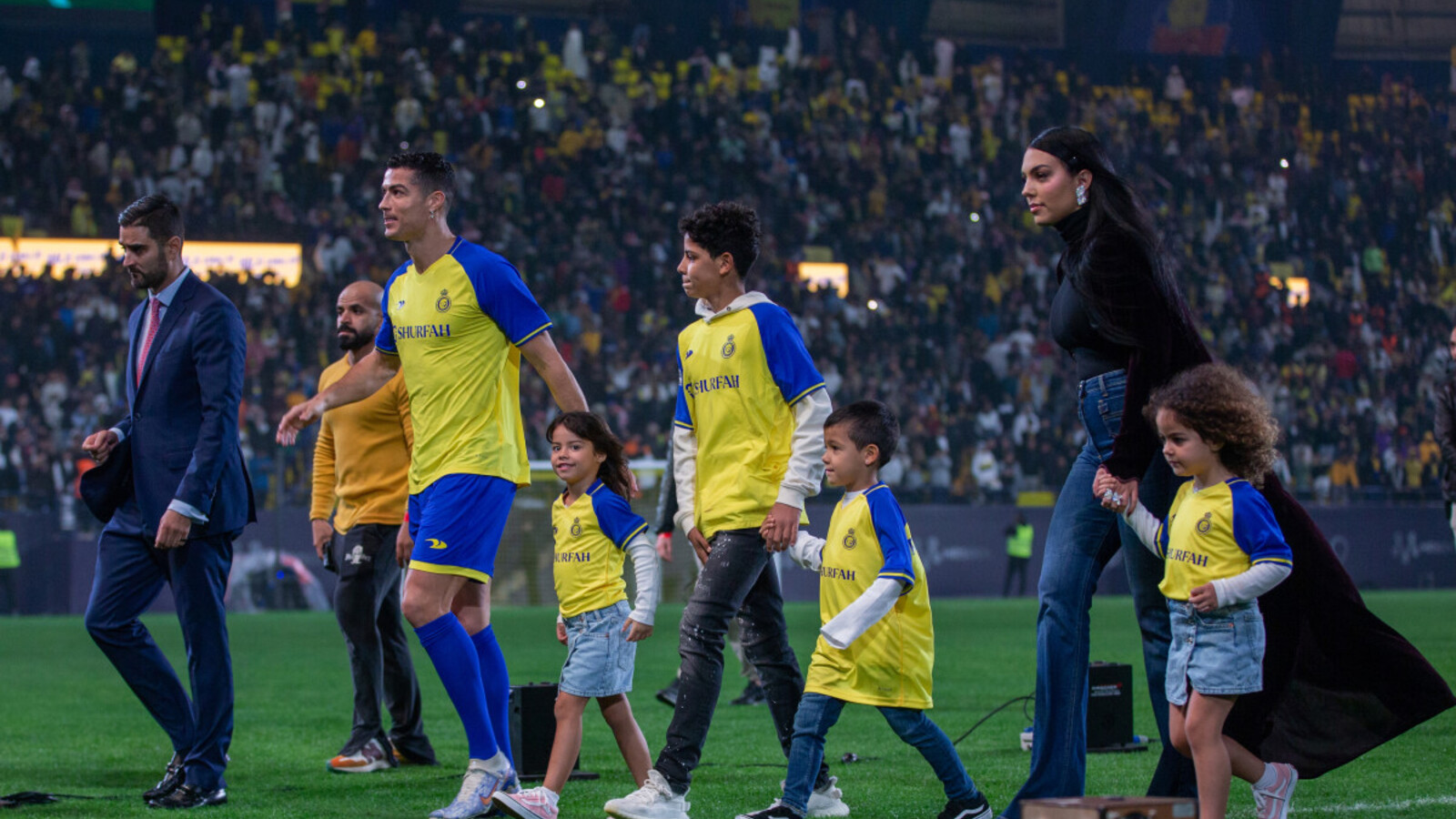 Cristiano Ronaldo & Georgina Rodríguez’s Children: Names, Ages, and ...