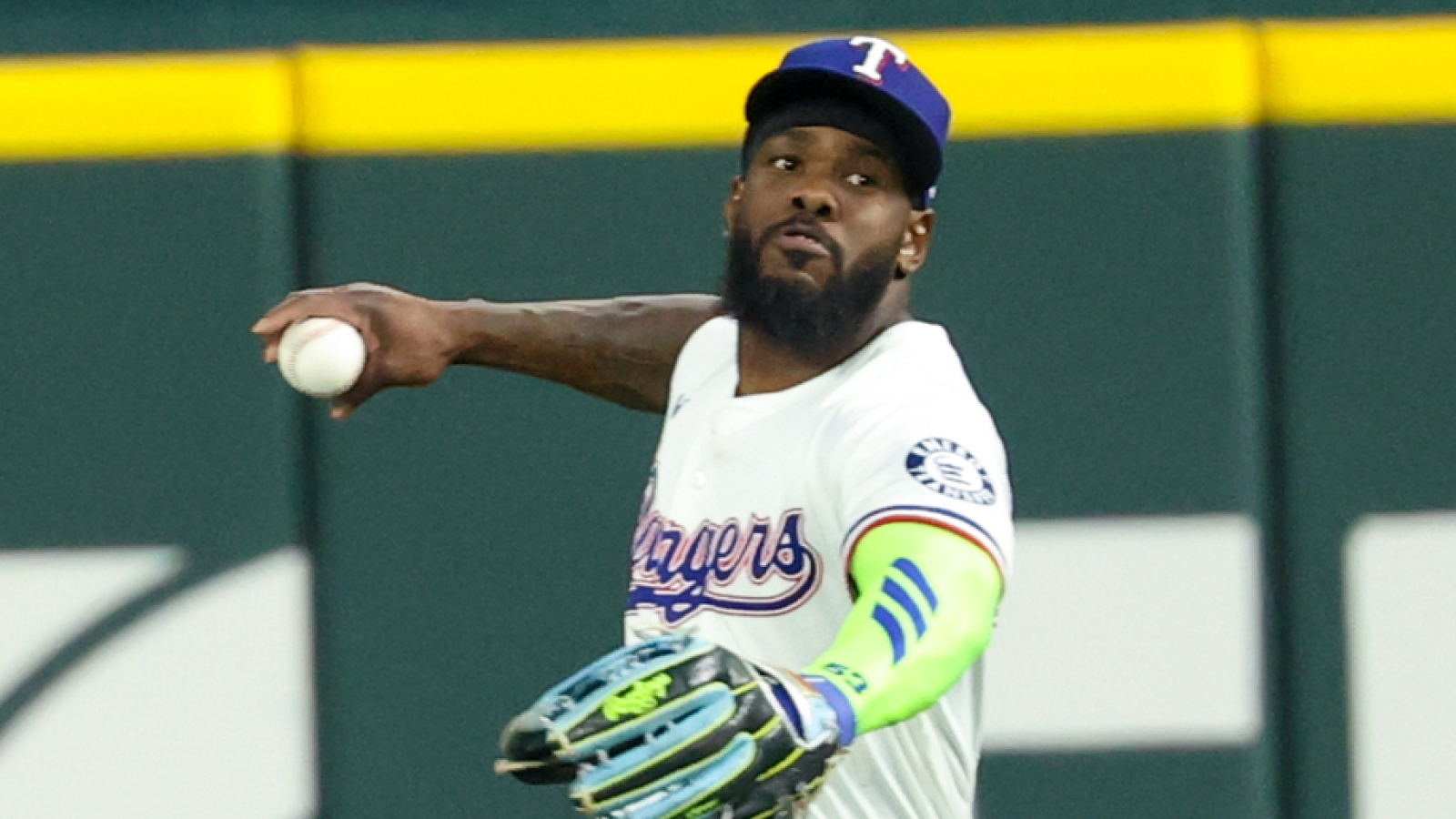 https://www.yardbarker.com/media/2/f/2fb7a608491bc9dd772edf488b12c6a635740fab/thumb_16x9/adolis-garcia-makes-catch-year-candidate-his-bare.jpg?v=2