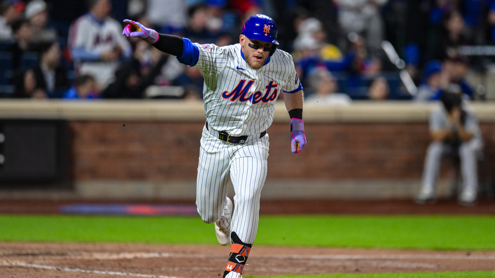 Mets notch fourth win in last five games over Pirates & gain ground in
