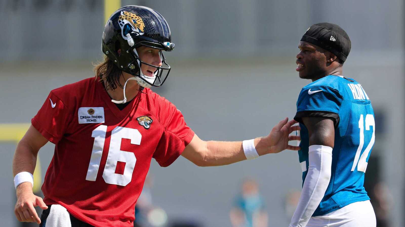 https://www.yardbarker.com/media/3/0/3058a6fa10e78dc5585d13b22f713b51bd05fc80/thumb_16x9/trevor-lawrence-opens-teams-plans-travis-hunter.jpg?v=1