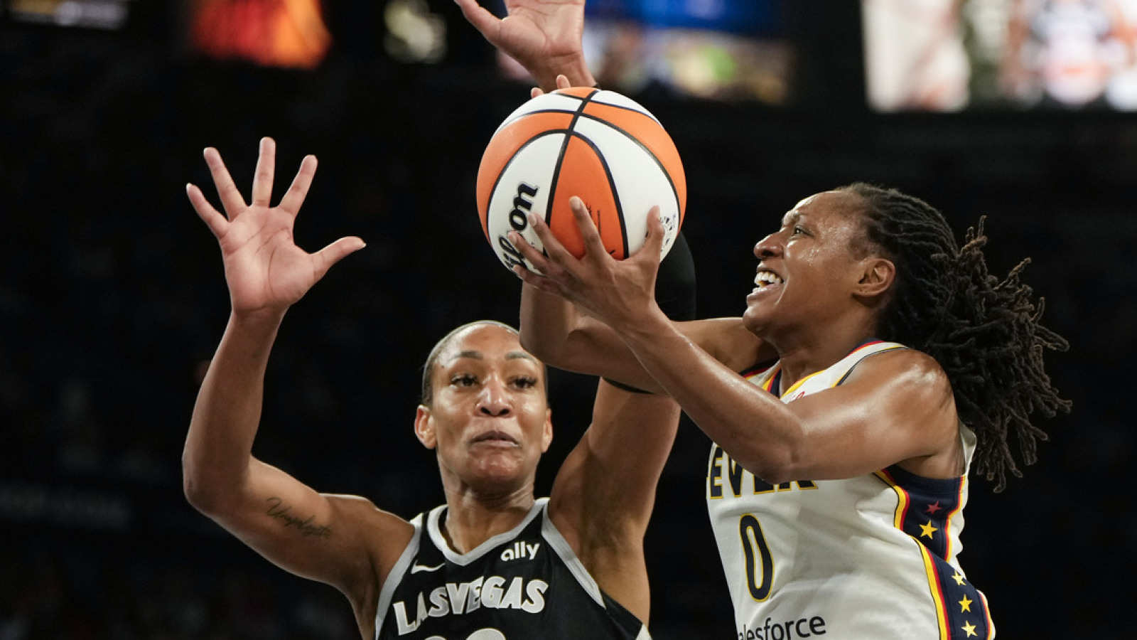 Kelsey Mitchell leads Fever to stunning Game 1 upset of Aces Yardbarker