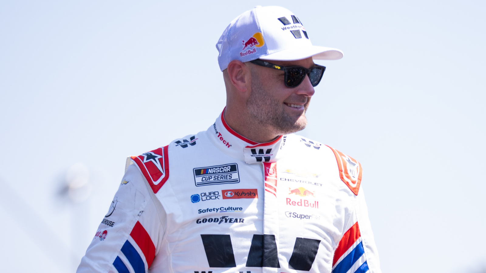 https://www.yardbarker.com/media/3/0/3069624f813ee668a5626eefb58f67d774a093cf/thumb_16x9/biggest-moments-nascar-cup-series-regular-season.jpg?v=1