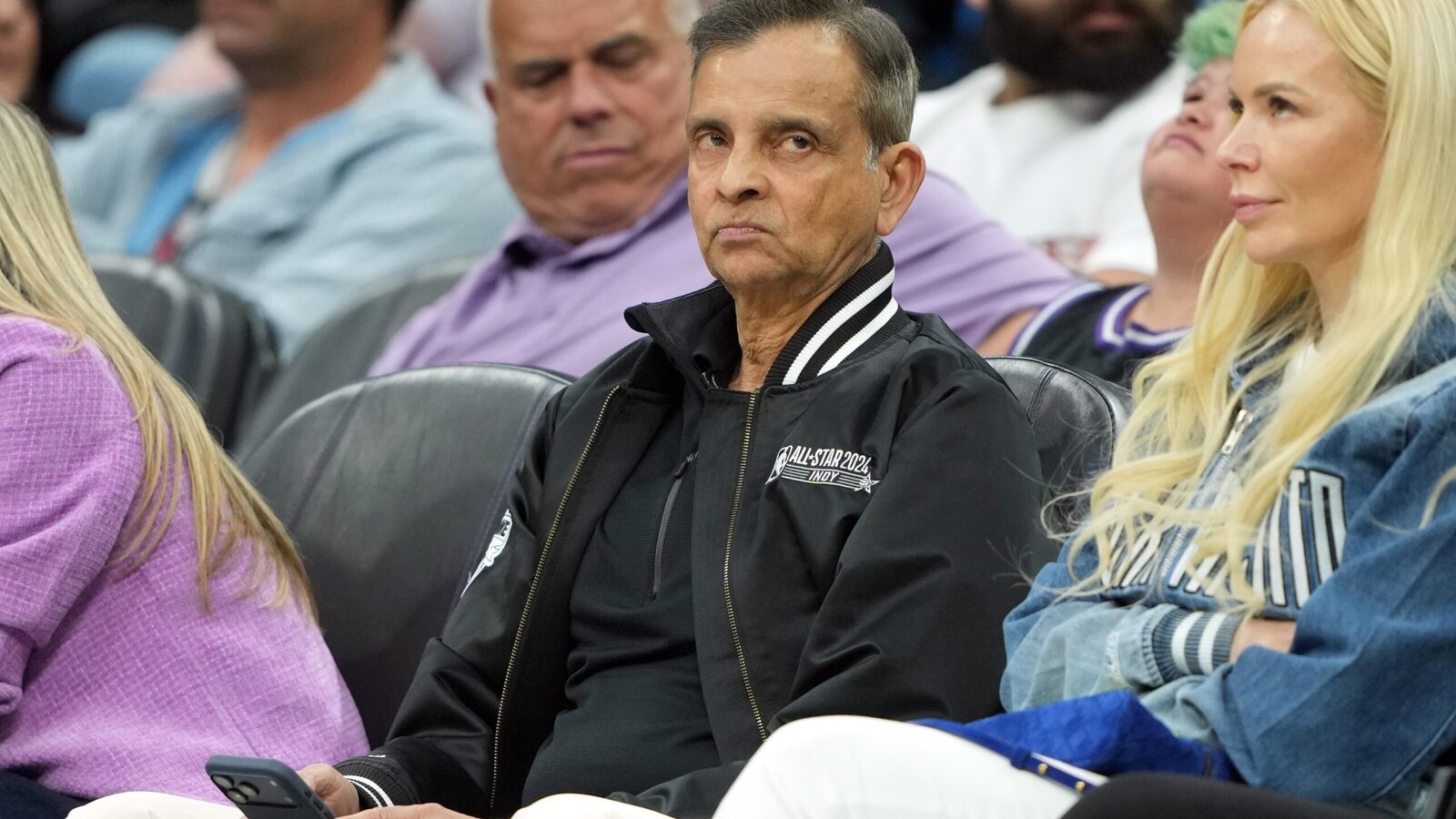 Kings Owner Vivek Ranadivé Reportedly Turned Team Dinner Into A Roast Of Players, Coaches, And Executives