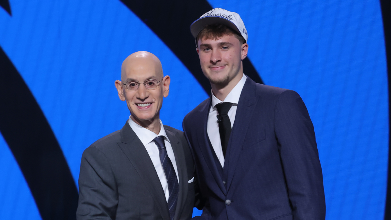 https://www.yardbarker.com/media/3/0/3090f09d0ac259afcc9633d955703cecc5b82934/thumb_16x9/mavericks-select-cooper-flagg-1-overall-pick.jpg?v=1