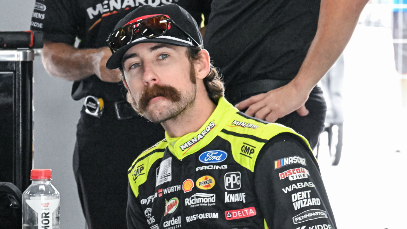 https://www.yardbarker.com/media/3/0/30abc06ff5147688ffac35b57810a09a81a8fda6/thumb_16x9/nascar-cook-out-400-preview-favorite-underdog-top.jpg?v=1
