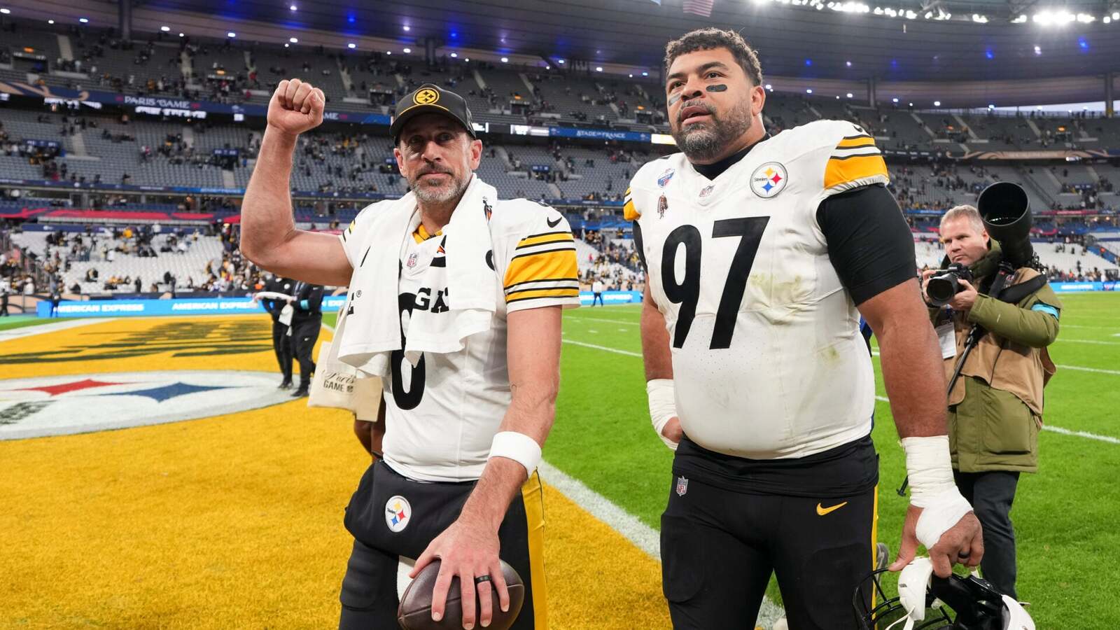 Aaron Rodgers’ postgame celebration steals the show after Steelers beat Saints in Paris