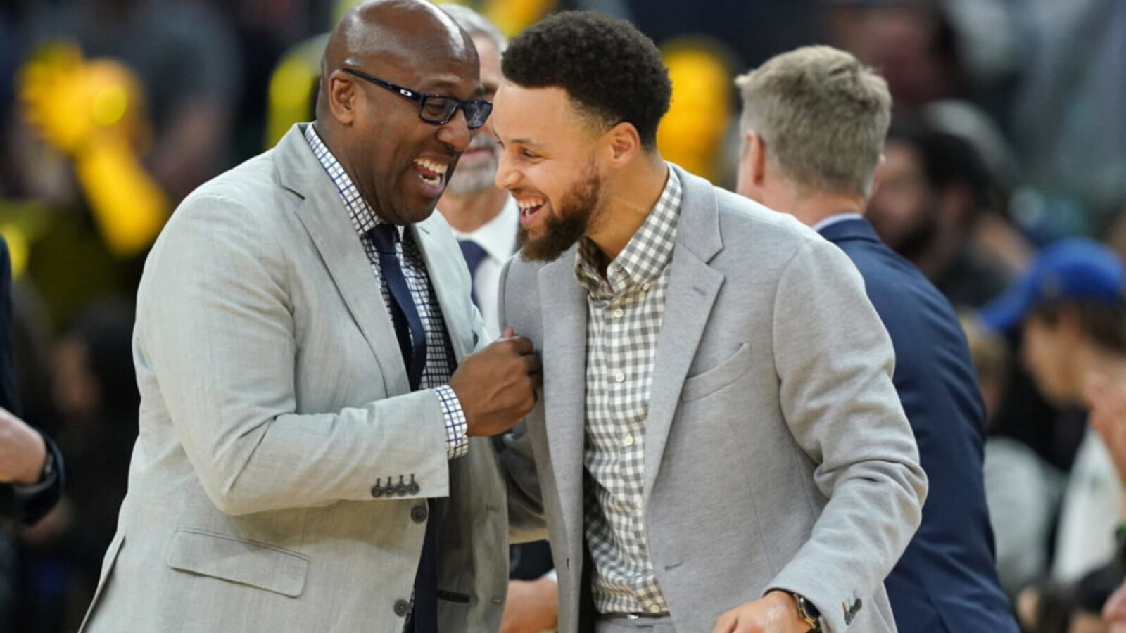 Stephen Curry Celebrates Knicks HC Mike Brown's Championship Win: 'Couldn't Happen to a Better Guy'