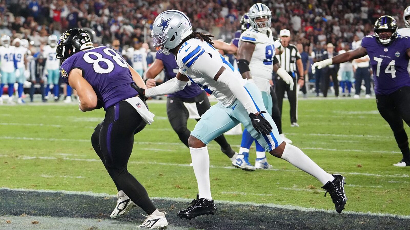 Cowboys Open Competition For Cornerback Snaps Opposite Joey Porter Jr.