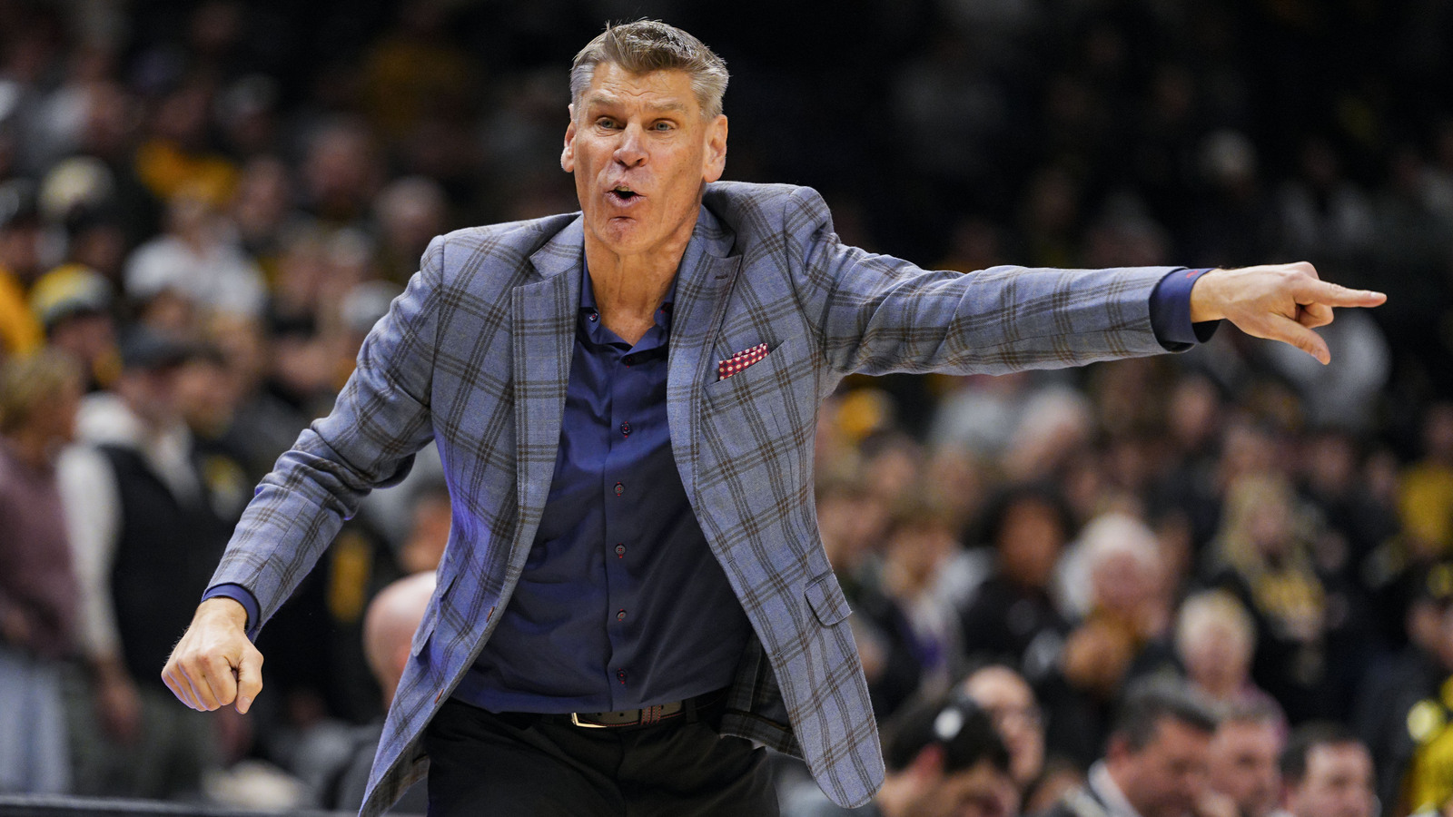 Georgia-Oklahoma basketball game paused due to fire at concession stand