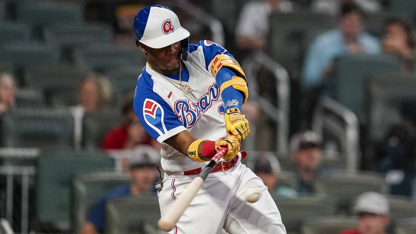 Ronald Acuna Jr. day-to-day with mild abdominal strain