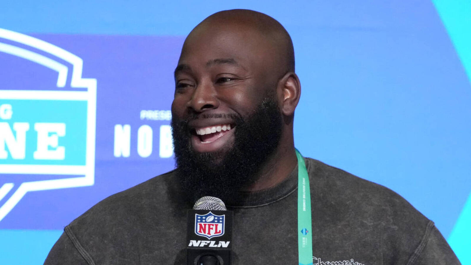 Titans GM fait allusion à la position de l’équipe sur sa situation QB Titans GM fait allusion à la position de l’équipe sur sa situation QB