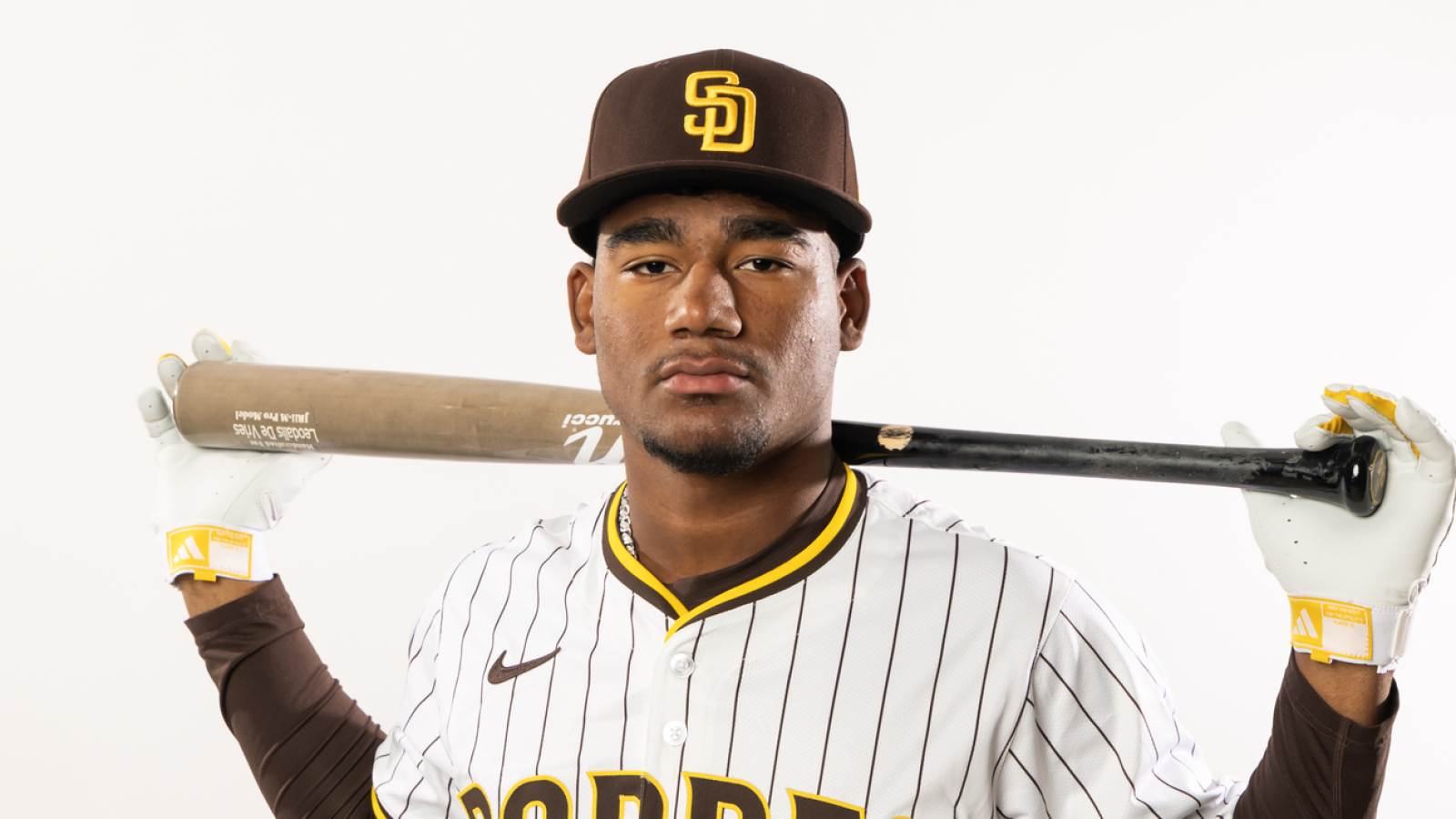 https://www.yardbarker.com/media/3/1/3177356ea5b25aba0b159e6979c97fd8cebedf99/thumb_16x9/padres-trade-away-future.jpg?v=1