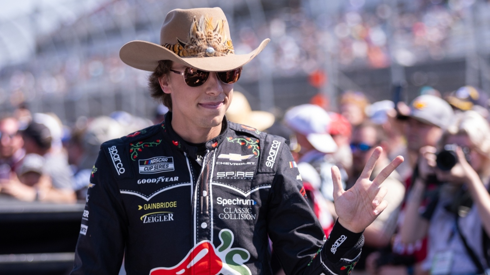 Carson Hocevar calls for No. 77 team to lock in at Kansas so he can ‘pass’ competitors and ‘flip them off’