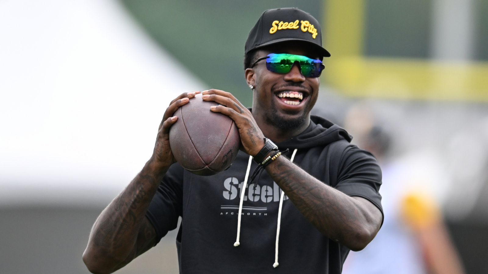 https://www.yardbarker.com/media/3/1/318546b6e85a961c8fbc7dd1880495654c6d3fc3/thumb_16x9/insider-gives-steelers-fans-hopeful-news.jpg?v=2