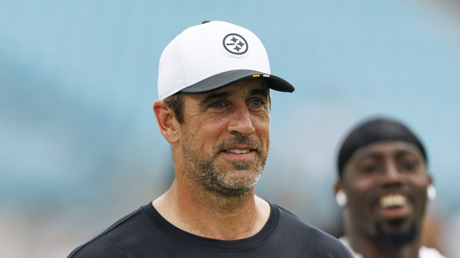 https://www.yardbarker.com/media/3/1/31a384327f6b3083f2251ccc2cb0748132e731bf/thumb_16x9/aaron-rodgers-raves-steelers-weapon-big-time.jpg?v=1