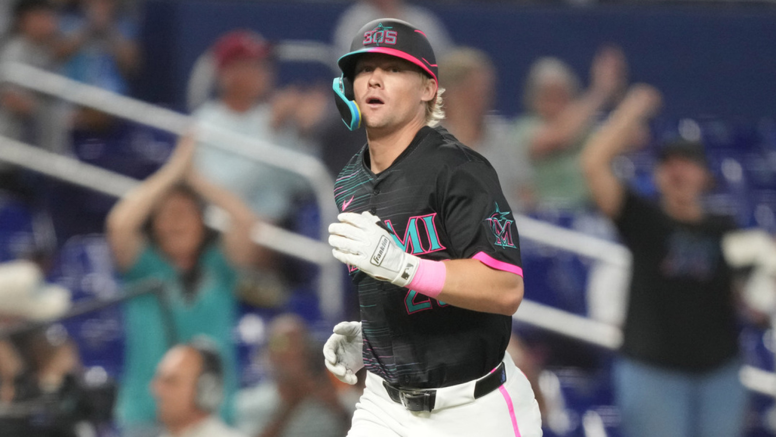 https://www.yardbarker.com/media/3/1/31c3d7cc303828986f366d471f7e60fb20c1e99c/thumb_16x9/watch-kyle-stowers-delivers-walk-off-grand-slam.jpg?v=1