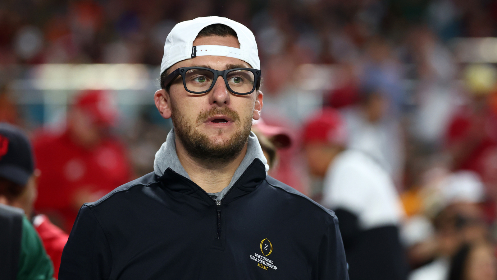 Johnny Manziel, famed football player, picks up first MMA win | Yardbarker