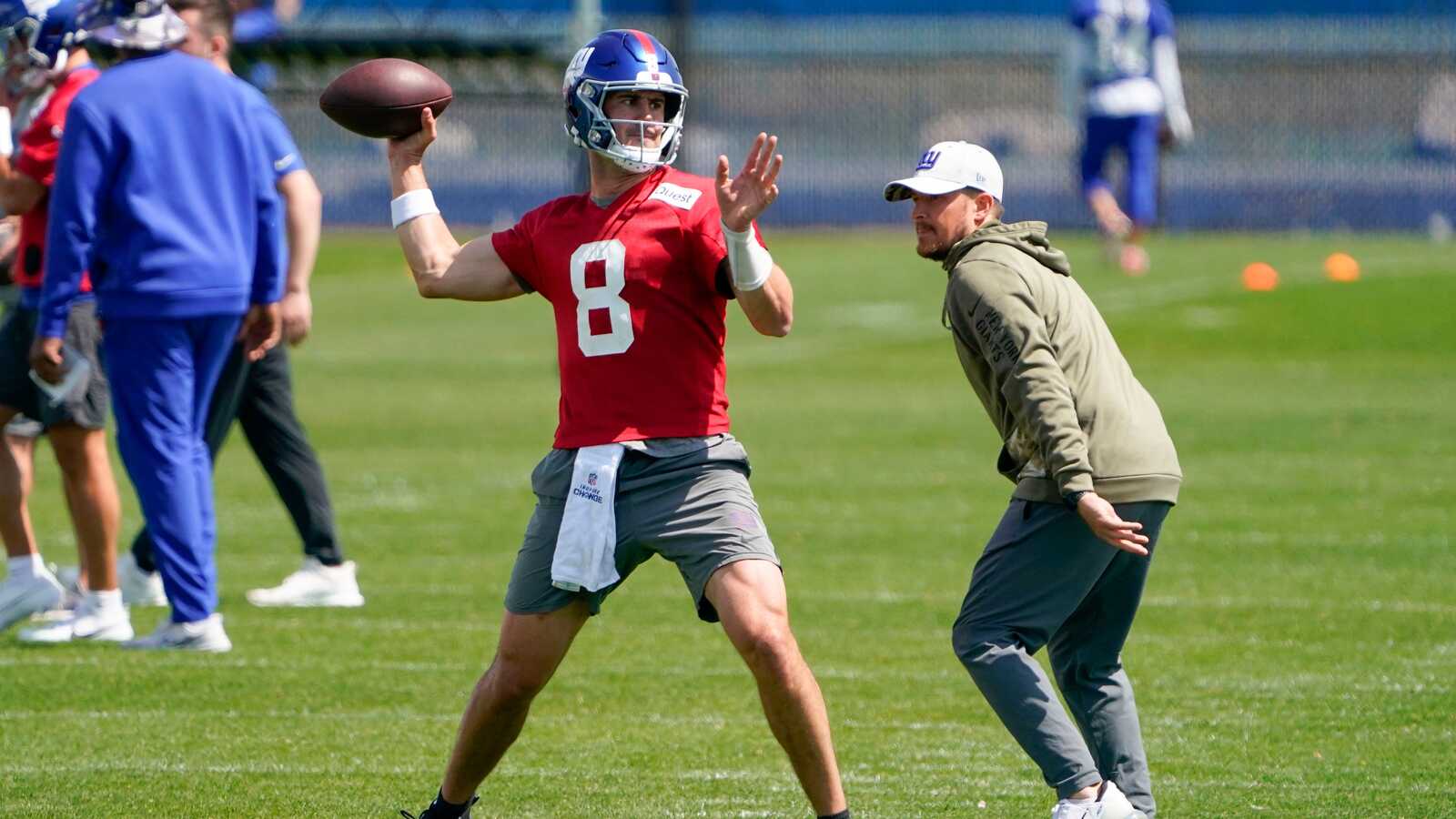Giants' Daniel Jones, Jalin Hyatt working overtime at OTAs - Vimarsana News