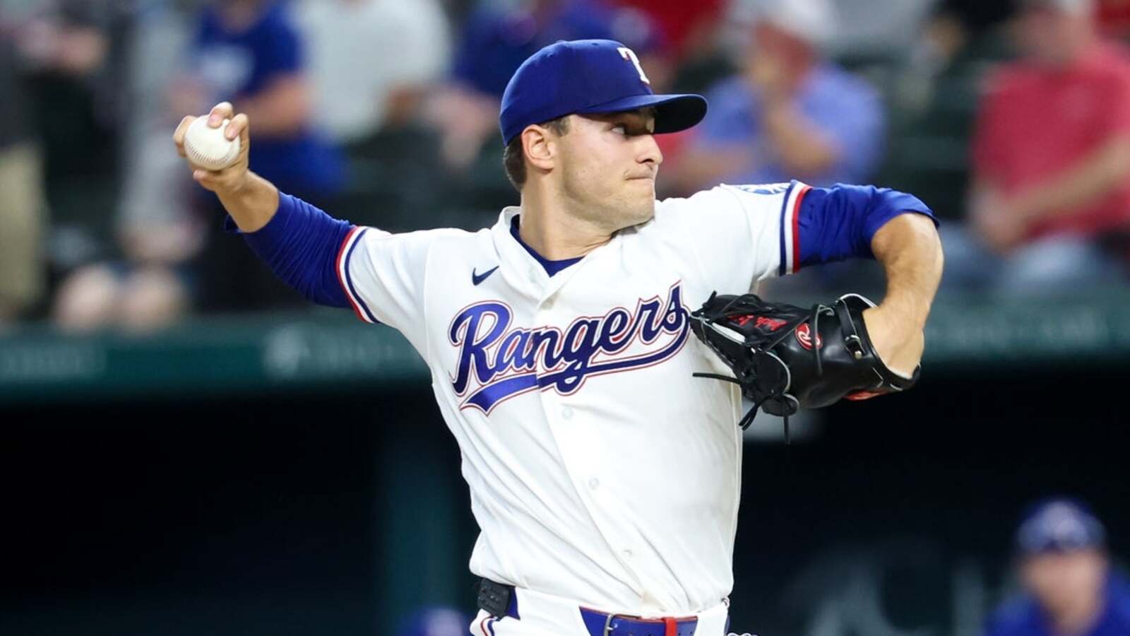 Yankees face Rangers looking to begin new winning streak