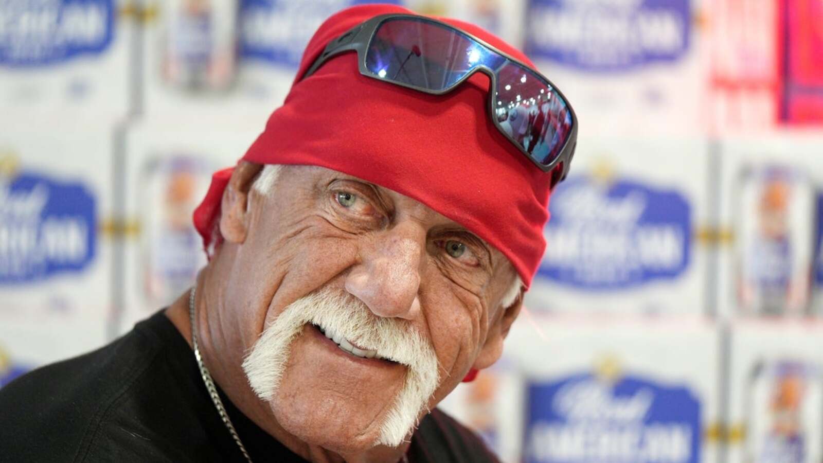 https://www.yardbarker.com/media/3/2/3292356ec509bbec746d37fed2e520d842f3d47a/thumb_16x9/25577213.jpg