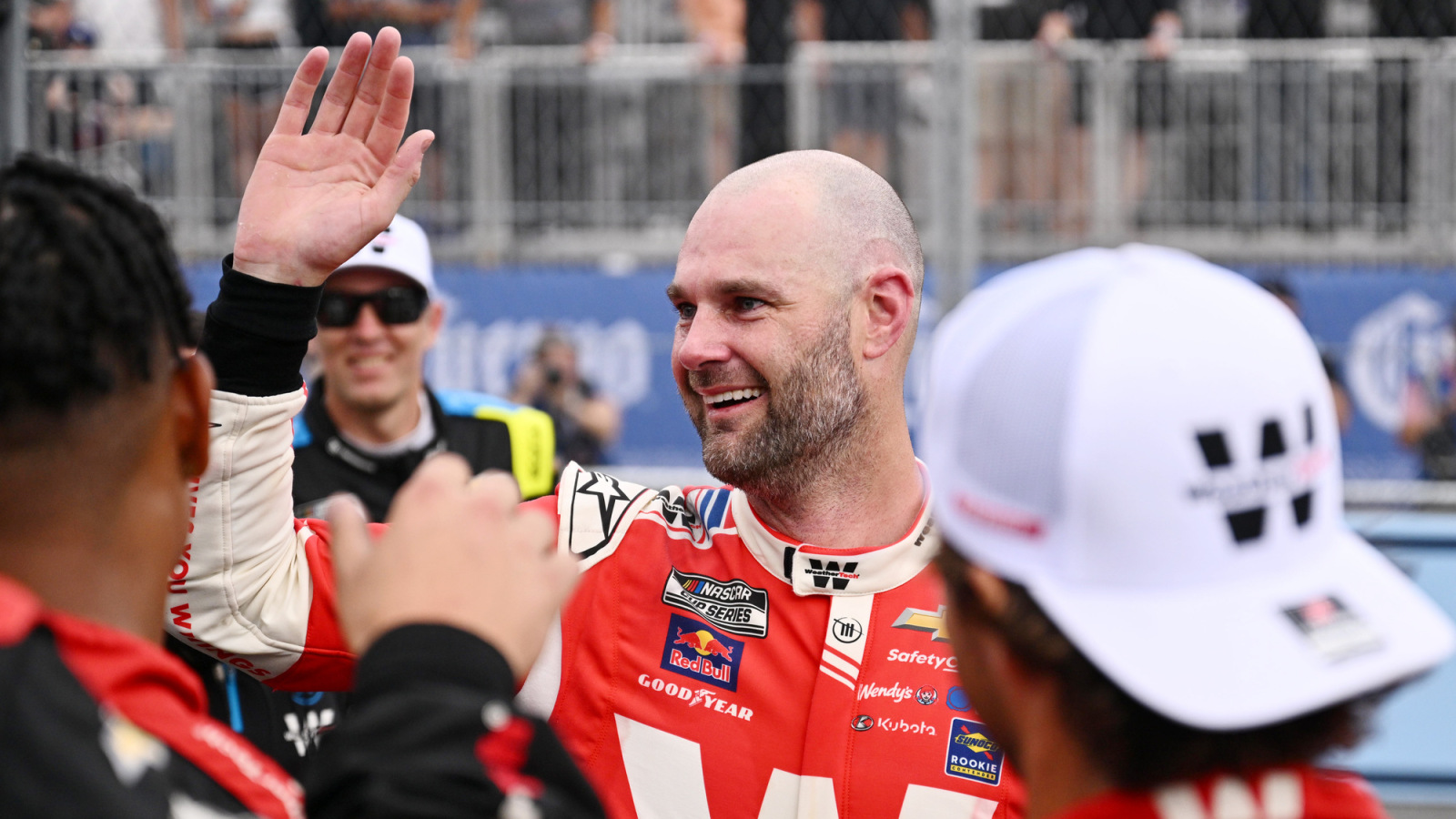 https://www.yardbarker.com/media/3/2/32dc5768b53b380a09cea2e228216fe526d4c921/thumb_16x9/shane-van-gisbergen-wins-grant-park-165.jpg?v=1