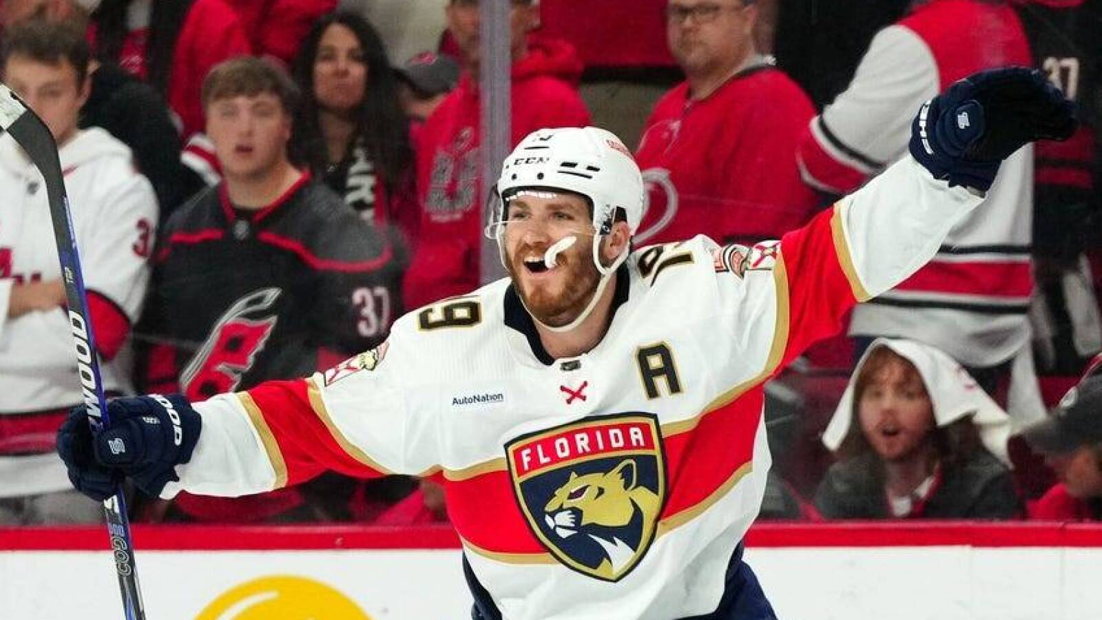 Panthers pull out 4OT win over Hurricanes in Game 1 - Vimarsana News