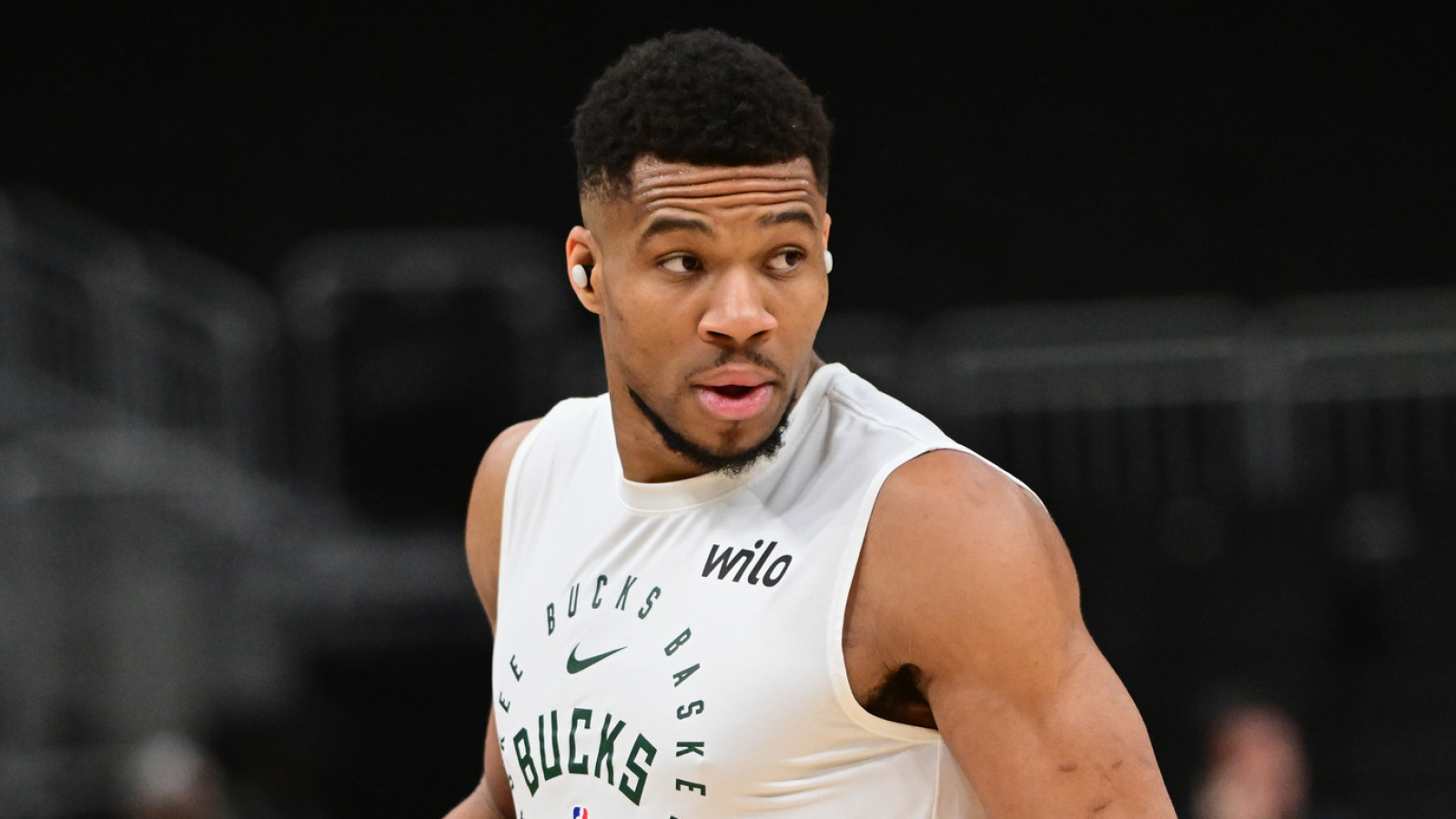 https://www.yardbarker.com/media/3/2/32e4ba18a1f6aff0f73482cb192b6d9b7c232457/thumb_16x9/knicks-mike-brown-shuts-down-giannis-trade-chatter.jpg?v=1