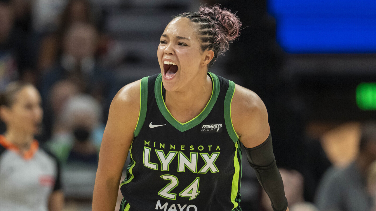 https://www.yardbarker.com/media/3/3/3316194fe7b8038f1351518521552dcba2745c8e/thumb_16x9/napheesa-collier-calls-out-wnba-commish-caitlin.jpg?v=1