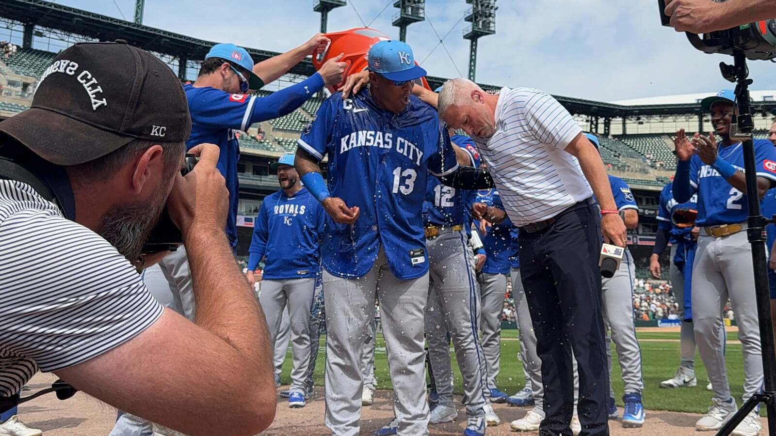 Kansas City Chiefs quarterback Patrick Mahomes knows a thing or two about what Salvador Perez just did across the street