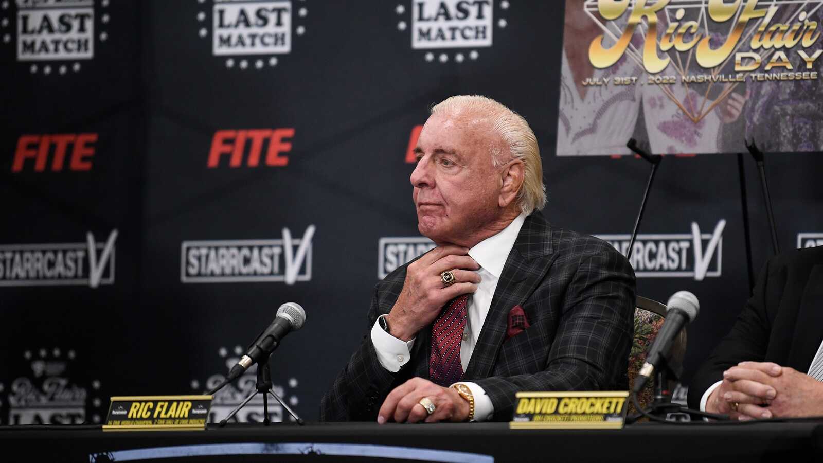 https://www.yardbarker.com/media/3/3/3325466cf2a06b089e0ec7b3946b057fd4301ad5/thumb_16x9/ric-flair-attends-his-last-match-press-conference.jpg
