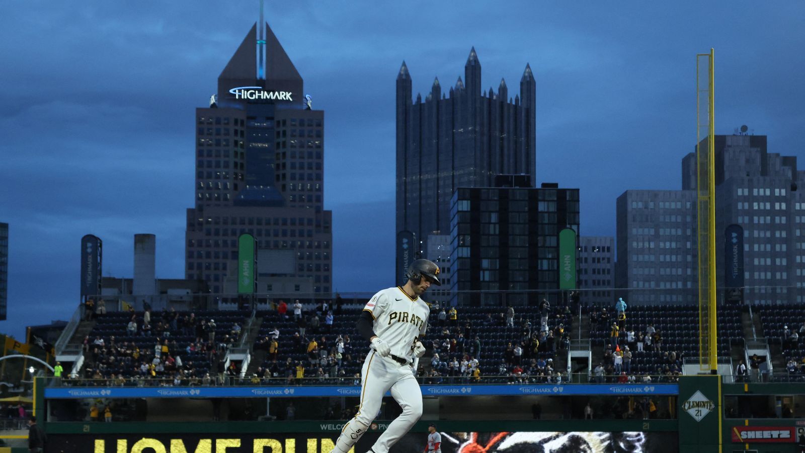 Yankees Eye Brandon Lowe for Infield Upgrade This Offseason