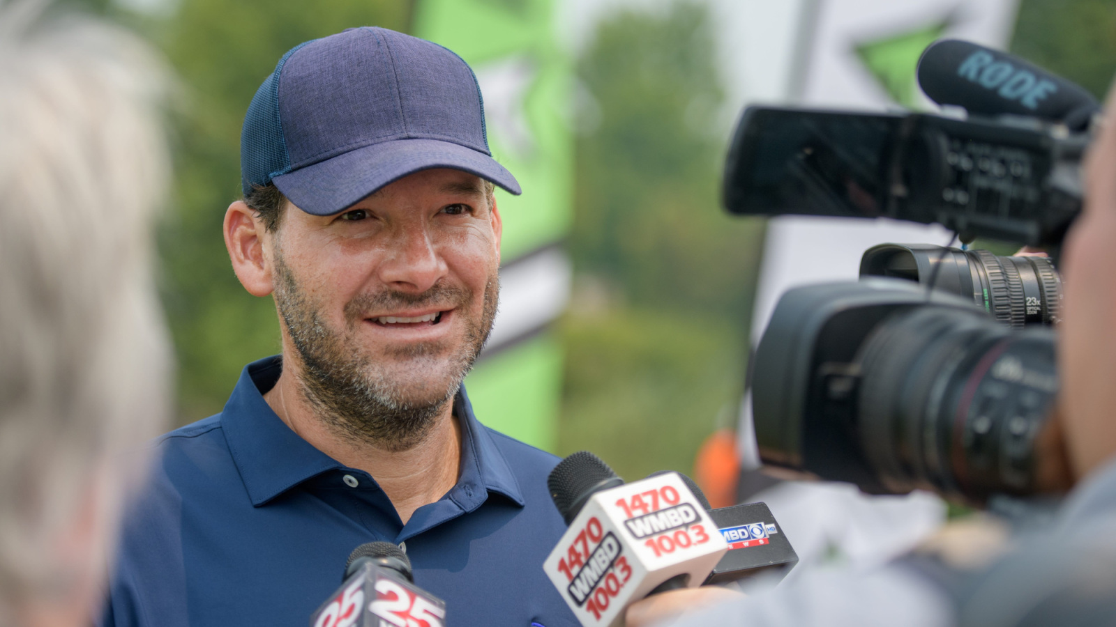 https://www.yardbarker.com/media/3/3/3342bfda29c17eec84e4d3324f03a1f17f77975e/thumb_16x9/sports-media-execs-share-major-romo-cbs.jpg?v=1