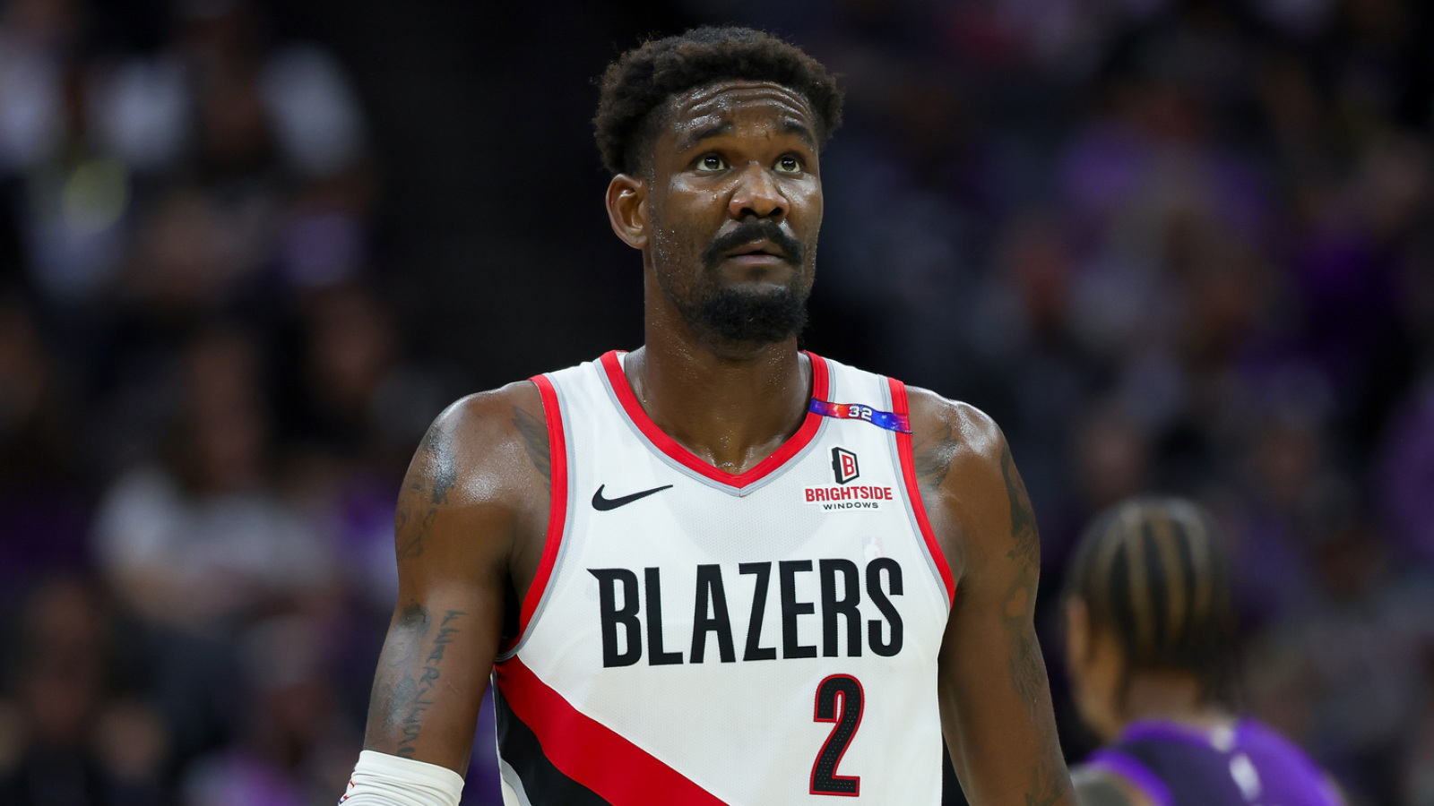 https://www.yardbarker.com/media/3/4/343bdb70093c00cf19c71e8b689bad48610d98d9/thumb_16x9/lakers-splash-signing-comes-major-red-flags.jpg?v=1