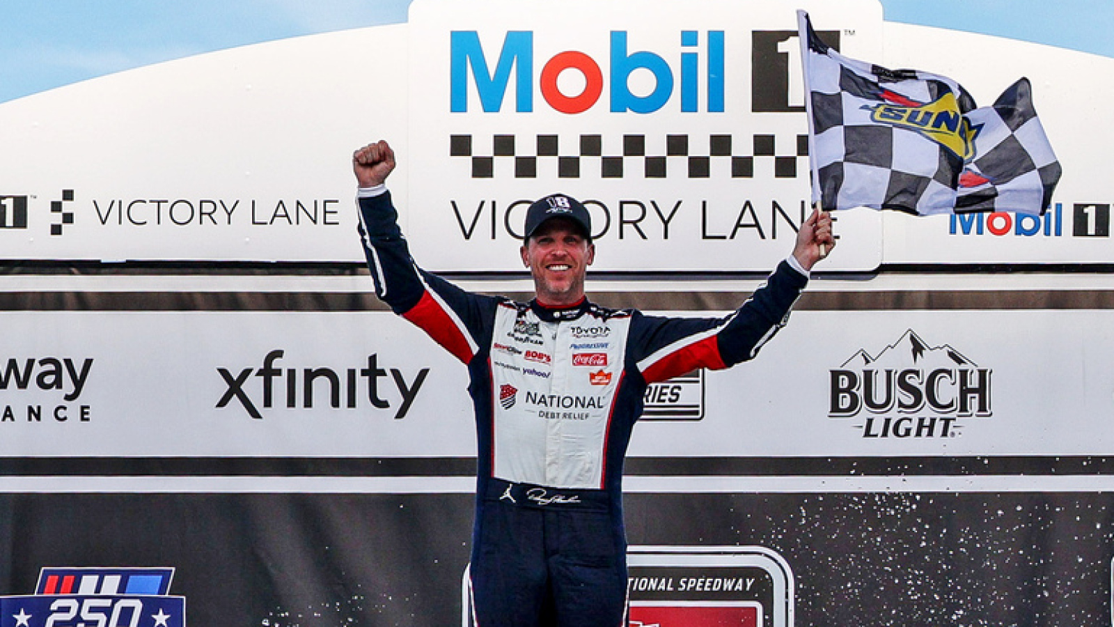 https://www.yardbarker.com/media/3/4/34548cbcbf8b5569dd923b4b2fa7cd1b30032d9b/thumb_16x9/nascar-firekeepers-casino-400-takeaways-hamlin.jpg?v=1