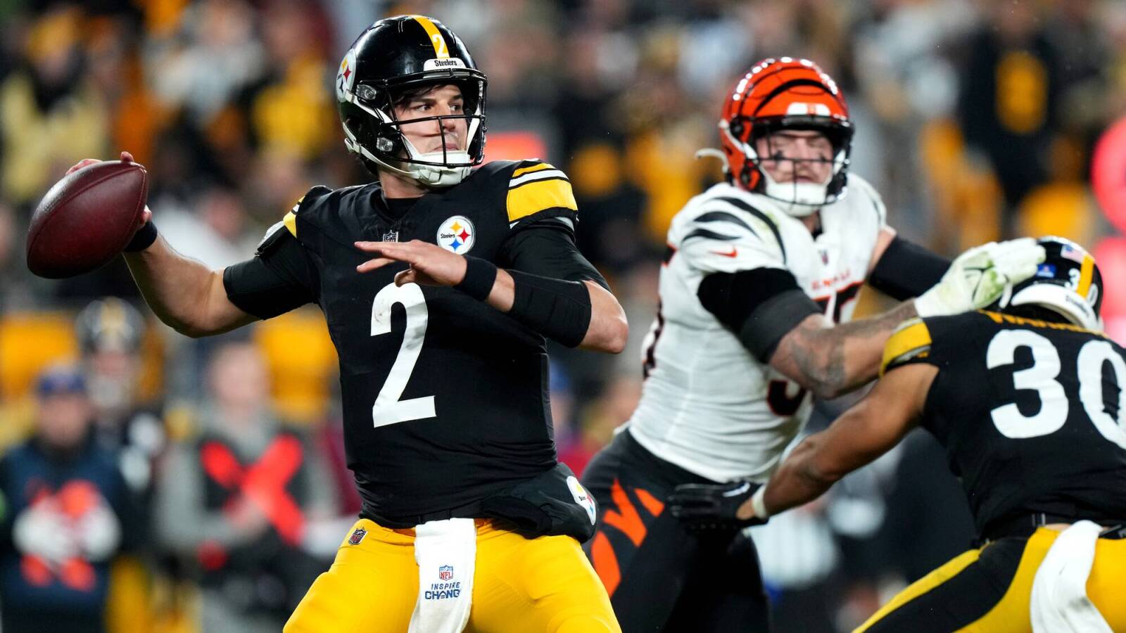 Friday Insider: Penguins broadcast wasn't allowed to show Mario