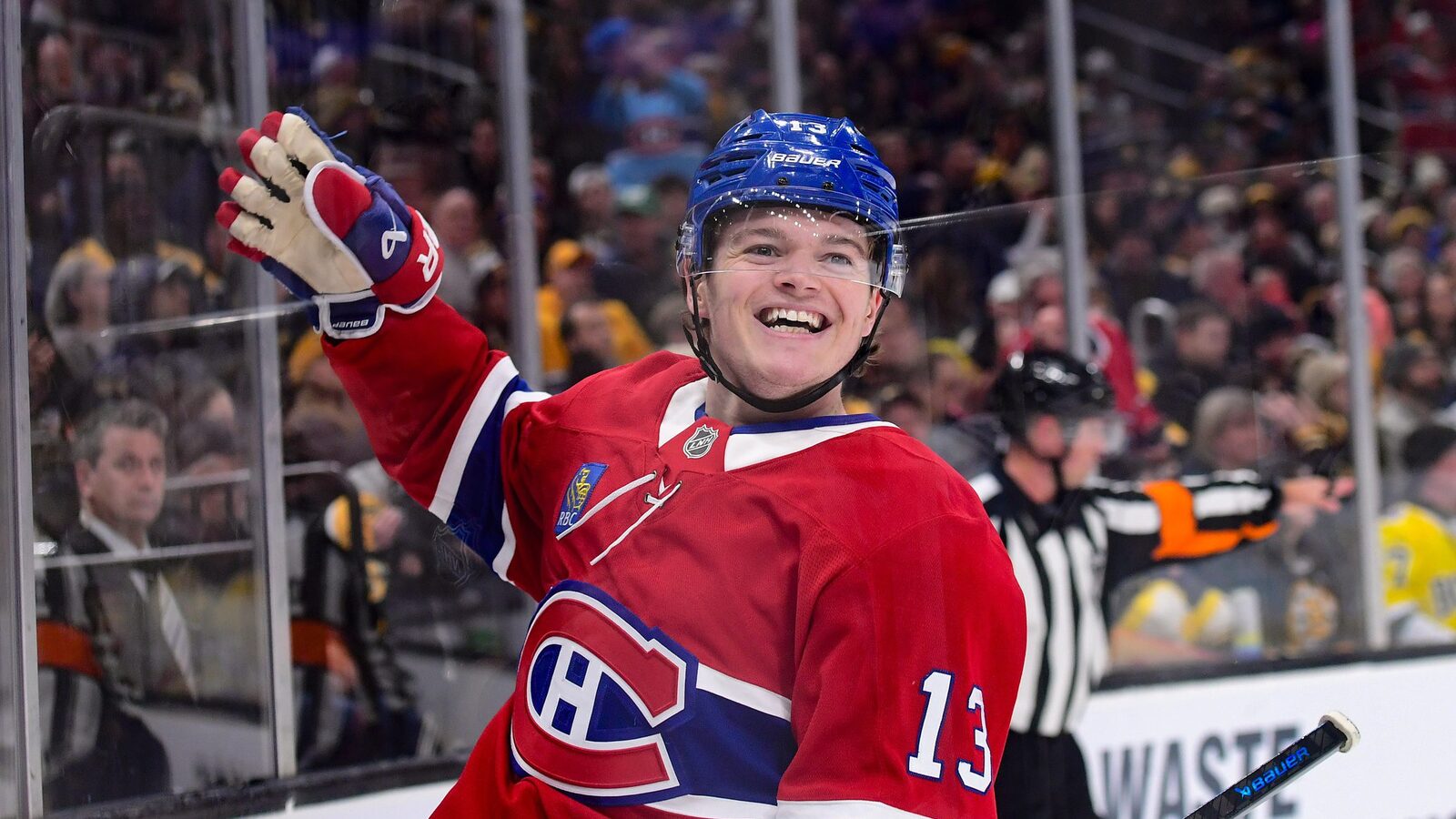 Cole Caufield becomes Canadiens' first 50-goal scorer since 1989-90