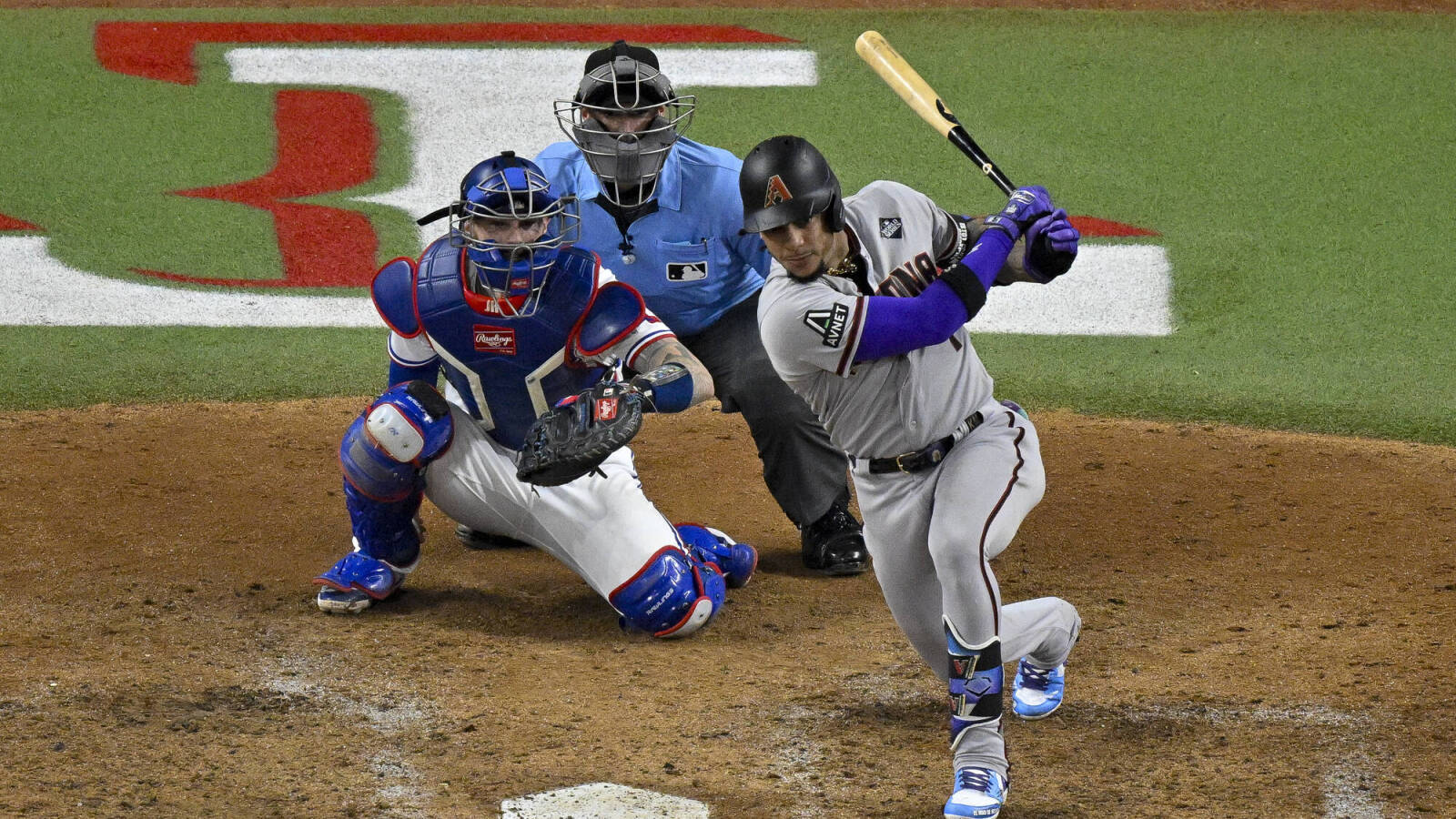 Watch Ketel Marte sets record for longest postseason hitting streak
