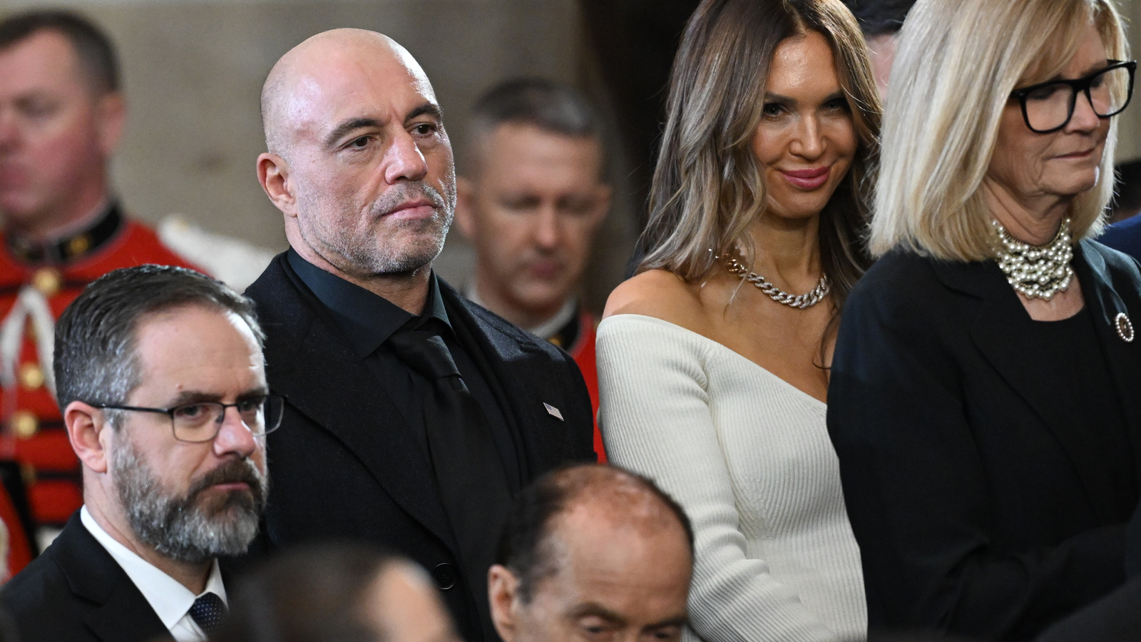 Joe Rogan picks the UFC Apex experience over Madison Square Garden: ‘It ...