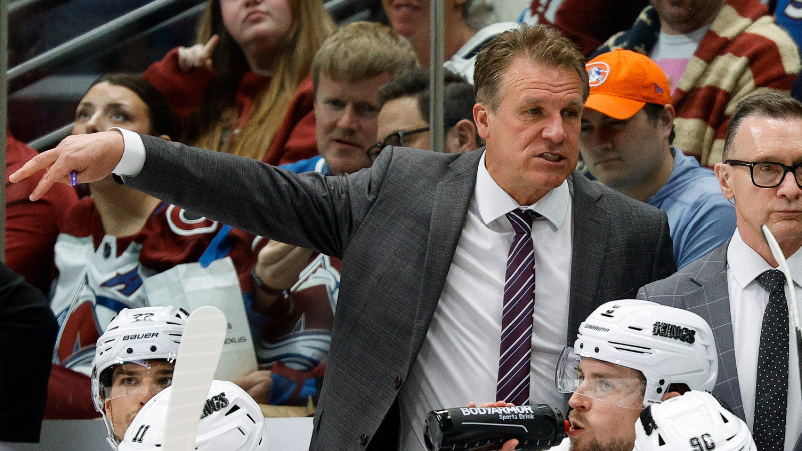https://www.yardbarker.com/media/3/5/3586e880e57cbbd5578351e571672f07bd2939cd/thumb_16x9/grading-nhls-recent-head-coaching-moves-maple.jpg?v=1