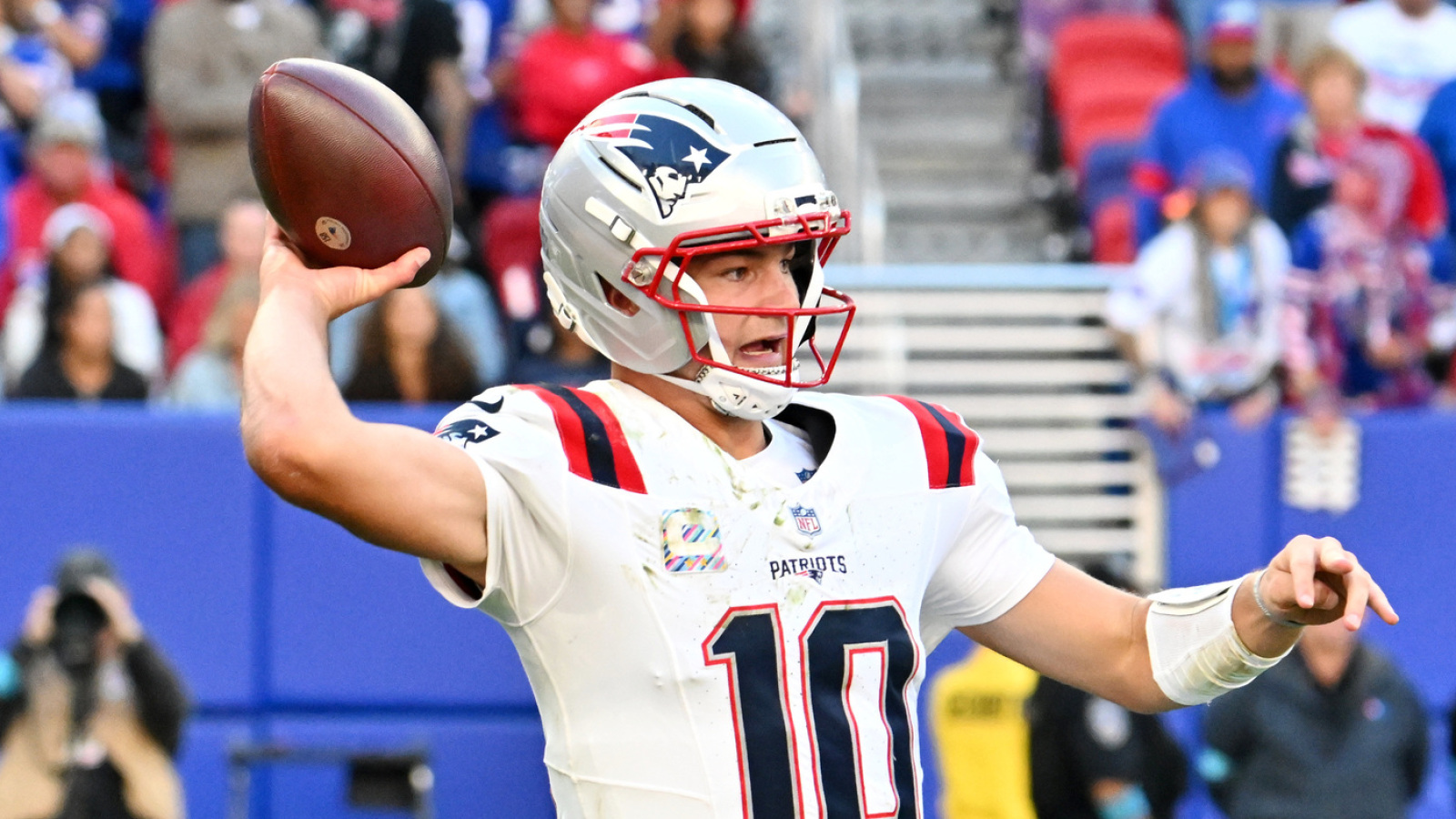 https://www.yardbarker.com/media/3/5/3587592e7514d351be9011b3e0dd336c506c4d4d/thumb_16x9/three-winners-three-losers-wild-nfl-week-4.jpg?v=1