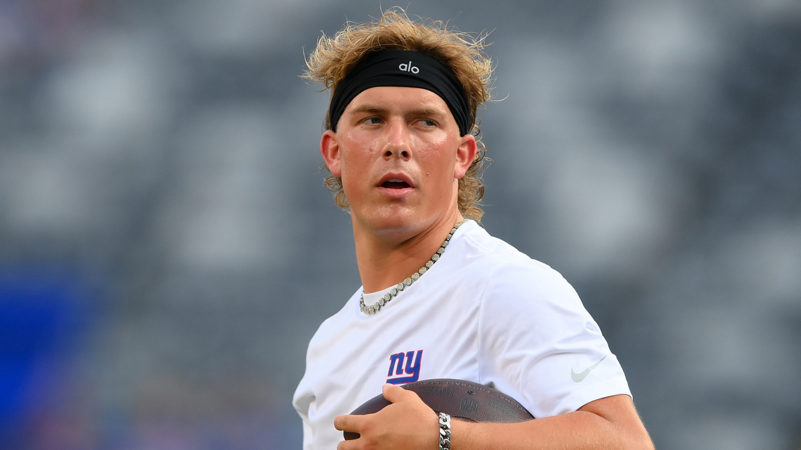 https://www.yardbarker.com/media/3/5/35b4bc823f7014e38d9800039ab95d28f99a1d7c/thumb_16x9/giants-hc-shares-expectations-jaxson-darts-first.jpg?v=1
